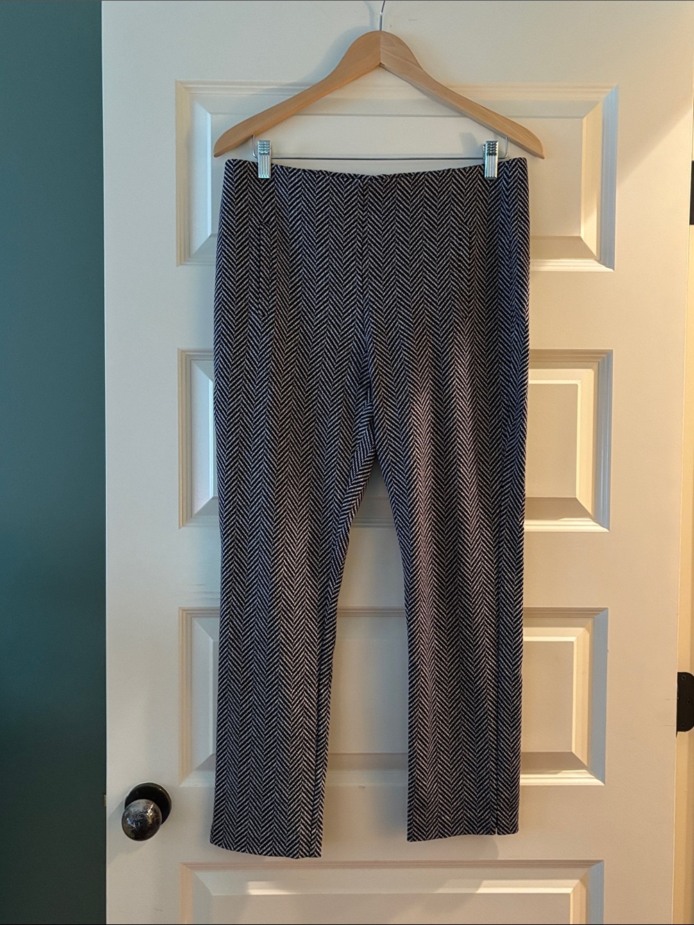 Chico's Black & White Chevron Straight-Leg Pants